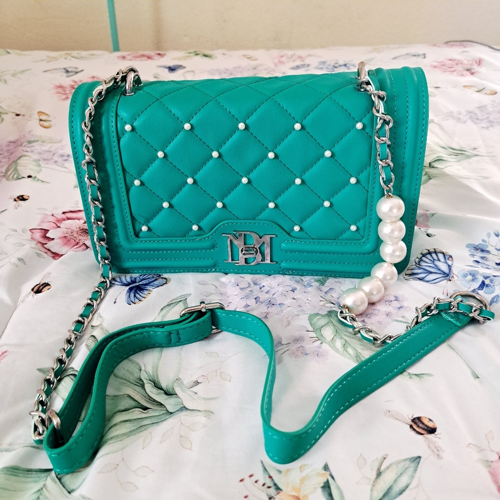 NWT Badgley Mischka Quilted Crossbody Bag 💢PRICE IS FIRM -Not Accepting Offers